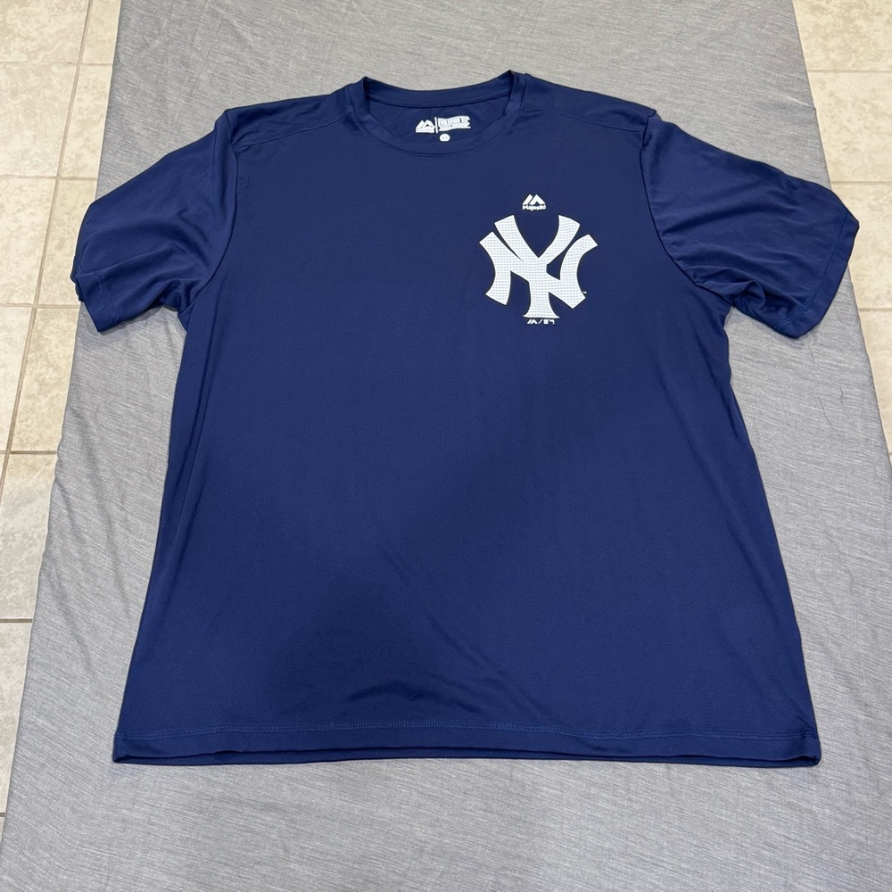 Men’s Majestic MLB New York Yankees “Coach” Navy Evolution Cool Base T-Shirt XL